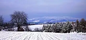 Schenkenberg im Winter (rechts im Bild)