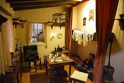 Nachbau einer halben Fischerhütte