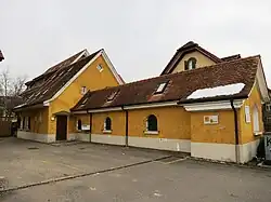 Wohlfahrtsgebäude mit Kegelbahn