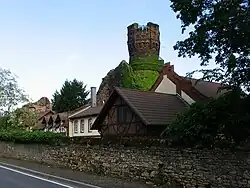 Sog. Nebengebäude auf dem Gelände des Schlosses