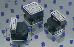 Monobase: Die blauen Magnete verschließen die Ventile