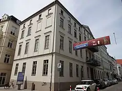 Nr. 13 bis 17 (Hotel, vorne)