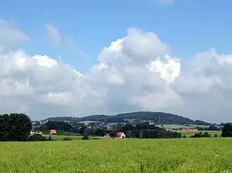 Eggeberg (Mitte) und Dornberg (Rechts), Südansicht