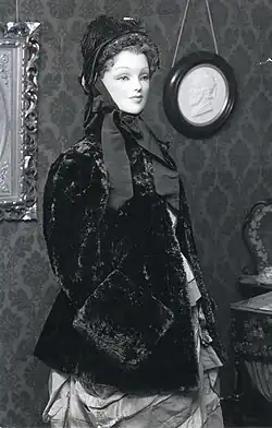 Sealskinjacke und -muff (1870) (Worthing Museum, England)