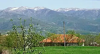 Westseite des Berges mit den höchsten Gipfeln links