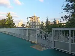 Shinanomachi-Fußgängerbrücke, Shinjuku