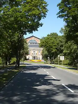 Auffahrt (Siegfried-Wagner-Allee)