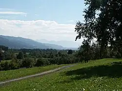 Blick übers Leiblachtal zum Bodensee