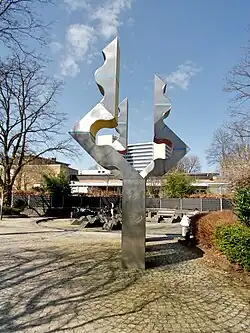 Dreiteiliges Objekt (1978), Campus der Universität Hamburg, Hamburg-Rotherbaum