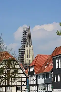 Blick von Am Vreithof auf die Türme Sankt Maria zur Wiese