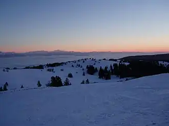 Höhen des Soliat, im Hintergrund die Savoyer Alpen und der Mont Blanc