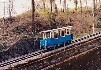 Wagen 2 oberhalb der Stützmauer (1995)