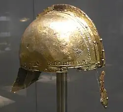 Spätrömischer Kammhelm, römischer Kammhelm bis 400 n. Chr.