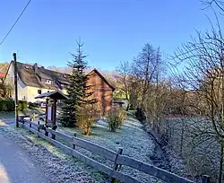 In Spich entspringt der Breidenbach (rechts)