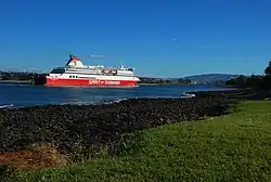 Spirit of Tas­ma­nia I bei der Ein­fahrt in den Mer­sey River