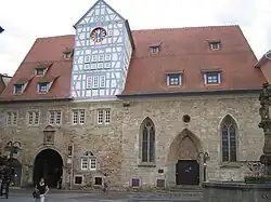 Eingang zum Spitalhof, rechts die Spitalkirche