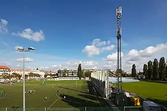 Rechts der Sportplatz Donaufeld, links der Nebenplatz (Oktober 2019)