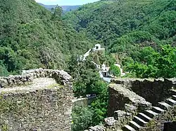 Die Kirche Sra. da Piedade von der Burg aus gesehen