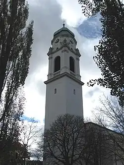 Turm der ursprünglichen Stadtpfarrkirche auf Balanstr. 20