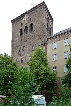 Turm und Pfarrhaus