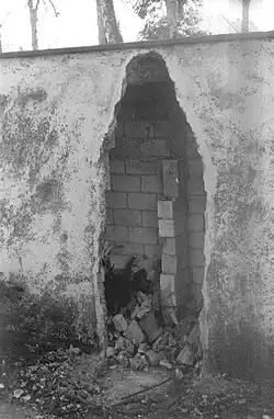 Zustand nach Entfernung der Statue 2003