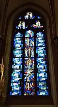 Rechtes Chorraumfenster mit Motiven aus dem NT