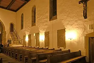 Grabplatten im Innern