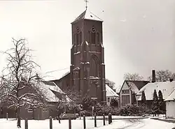 St. Silvester zu Erle, 1984. Hier noch mit dem Nachkriegs-Turm.