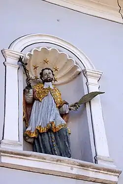 Skulptur an der Außenfassade