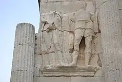 Linkes Relief der Südostfassade