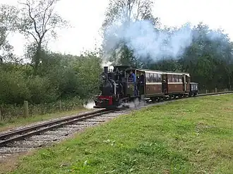 Dreischienengleis mit 610 mm und 762 mm Spurweite