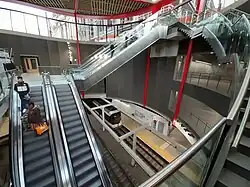 Antwerpen, 2019: Unterirdischer Turmbahnhof Opera, Kreuzungspunkt der beiden Hauptachsen der Premetro bzw. der früher geplanten Metro