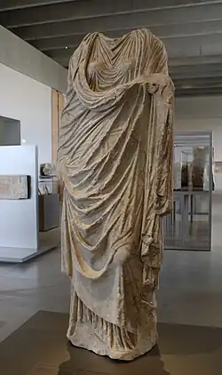 Weibliche Statue, 1. Jh. n. Chr.