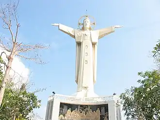 Die Jesusstatue auf dem Núi Nhỏ