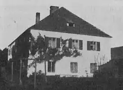 Das alte Schulhaus von 1822 in einer Aufnahme von 1914