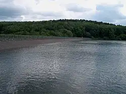 Blick auf den Staudamm in nordöstlicher Richtung