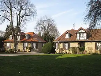 Historische Wohnhäuser vor dem Stiftsgelände in Alt Steterburg