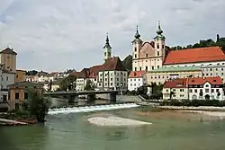 Blick von der Ennsbrücke mit der Steyrmündung im Vordergrund