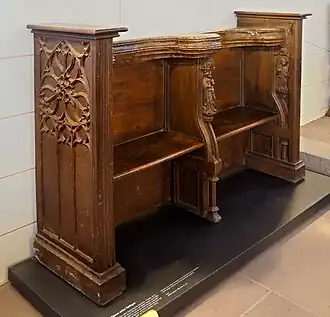 Zweisitz aus der Mitte des 15. Jahrhunderts