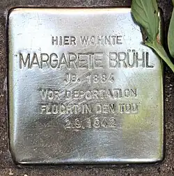 Stolpersteine vor Hedwig Fechheimers und Margarete Brühls letztem freiwilligen Wohnsitz