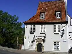 Zum Warturm/Storchennest, Straßenseite