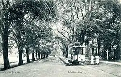Belvederer Allee von der Falkenburg kommend Richtung Wielandplatz (nach 1899)