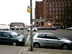 Übergang von Brücke zum Mariendorfer Damm (Ullsteinhaus)