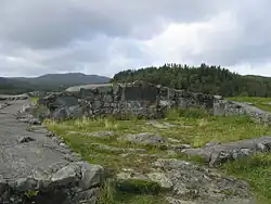 Sanierte Grundmauerreste der Burg