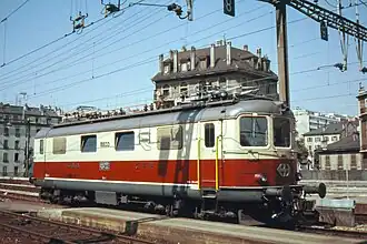 SBB Re 4/4 I 10033 in TEE-Farben