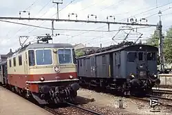 SBB Re 4/4 II 11253 in TEE-Farben
