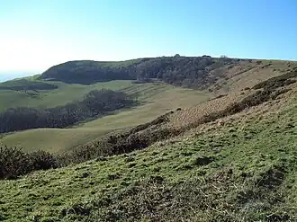 Swyre Head (hier im Hintergrund) bietet eine gute Aussicht über die Isle of Purbeck Ärmelkanalküste