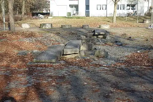 Skulpturenensemble Allegorie des Wassers: Brücke, Lage: Fußgängerbereich Görlitzer Straße / Glogauer Straße⊙49.400711.13973