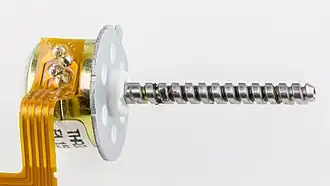 Schrittmotor mit Gewindespindel für den Magnetkopf