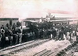 Gruppenfoto bei der Eröffnungsfahrt der Kapspur-Bahn